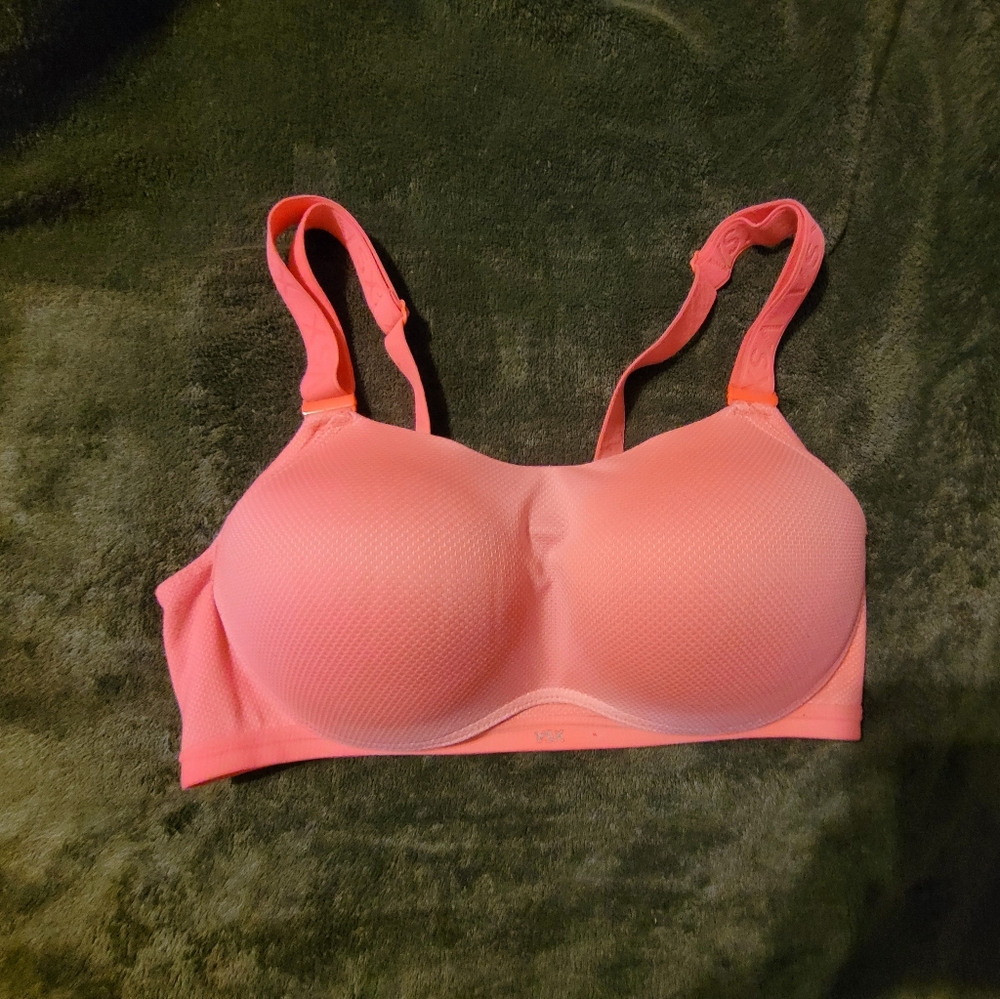 Victoria's Secret VSX Sports Bra 36C
